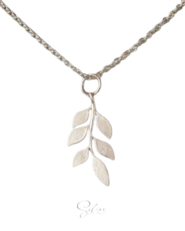 Leaf Pendant Necklace